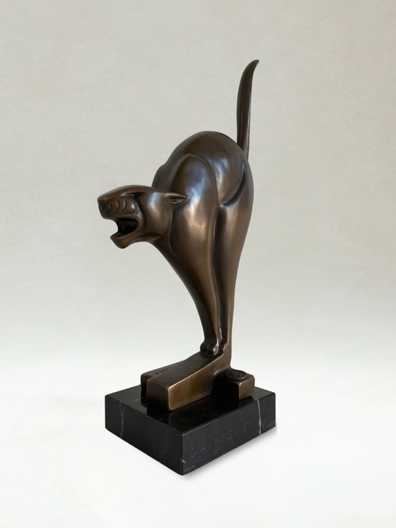 Image 1 of Art Deco bronzen panter – gesigneerd C. V. D. Hoef – 26 cm