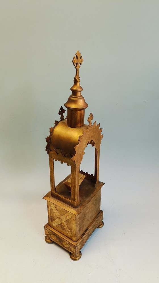 Image 1 of Osteuropäischer orthodoxer christlicher Reliquienaltar