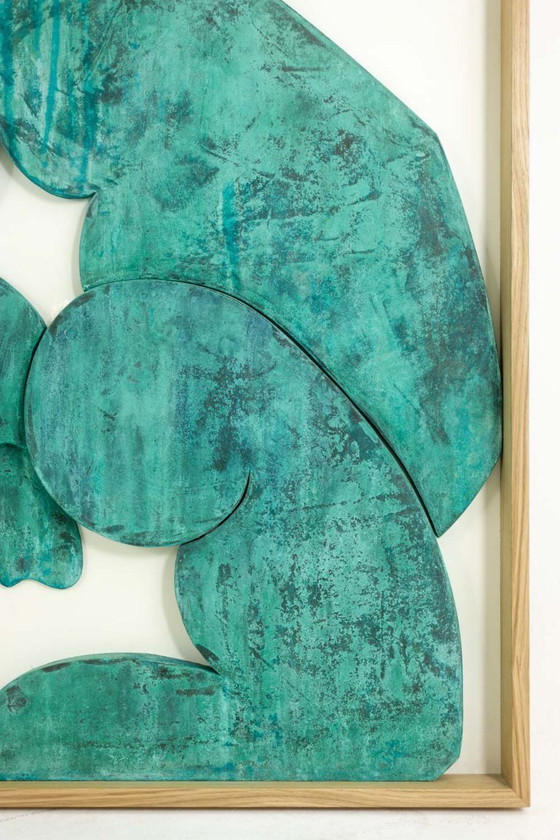 Image 1 of "I gemelli", bassorilievo incorniciato in rovere, legno e rame patinato.