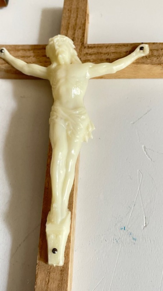 Paire Crucifix Vintage – Décorations murales, Plastic, Metal (photo 7 of 17)