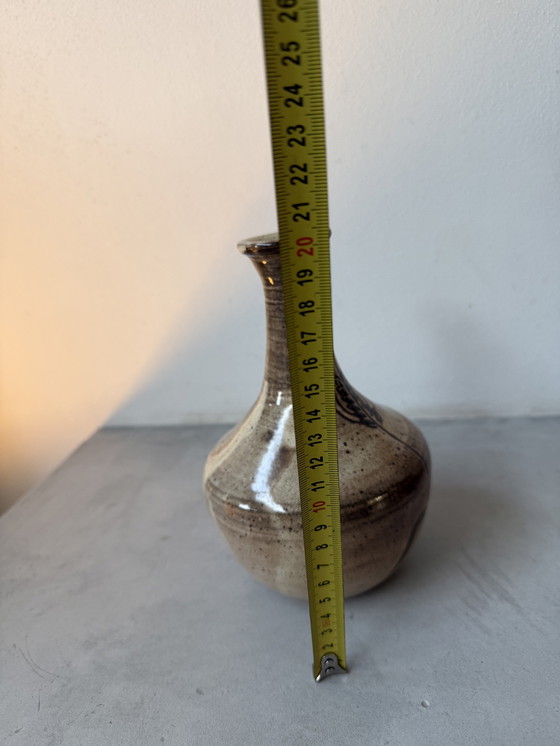 Image 1 of Vasos de cerámica de estudio – Les Jones (Suffolk, Reino Unido)