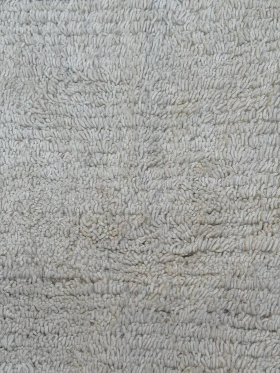 Simple handcrafted Berber rug 200cm x 300cm – Rugs & carpets (photo 3 of 3)
