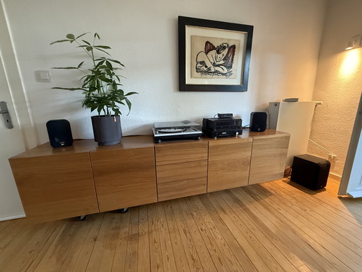 Notenhouten dressoir van Loco