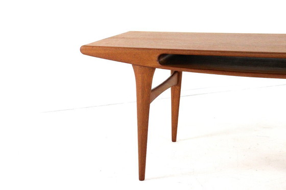 Image 1 of Table basse vintage « Smile » dans le style de Johannes Andersen