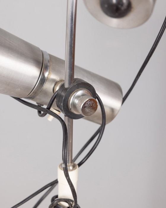 Image 1 of Vintage 70s vloerlamp chroom en wit metaal Italiaans ontwerp