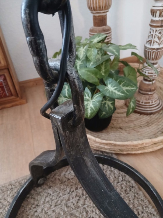 Brutalistische vintage vloerlamp uit de jaren 60/70 – Vloerlampen, Cast Iron (photo 5 of 6)