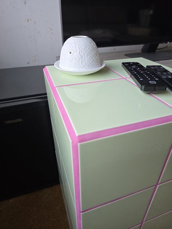 Image 1 of Mesa de azulejos 30x30x60H Verde y Rosa