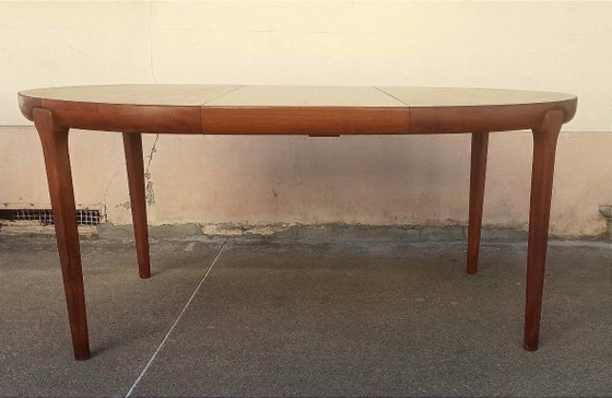 Table à manger 4 à 8 personnes + 4 chaises de Niels Vodder Années 60 – Salles à manger complètes, Wood, Skai (photo 10 of 29)