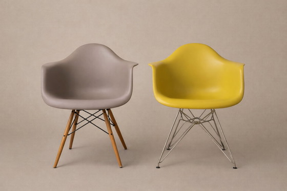 Image 1 of Sedia Vitra Eames DAR