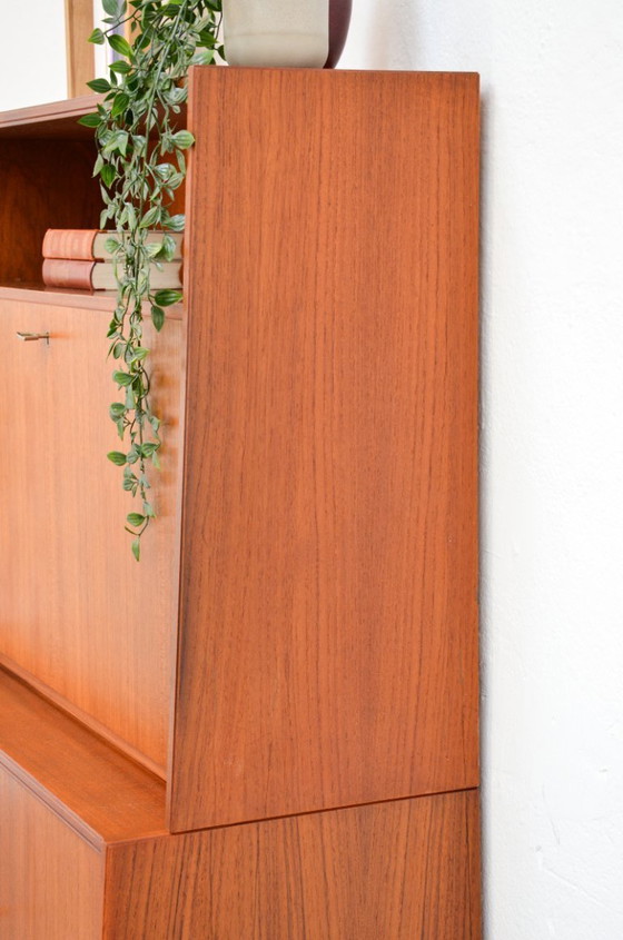 Image 1 of Vintage teakhouten secretair/dressoir/ladekast uit het midden van de vorige eeuw