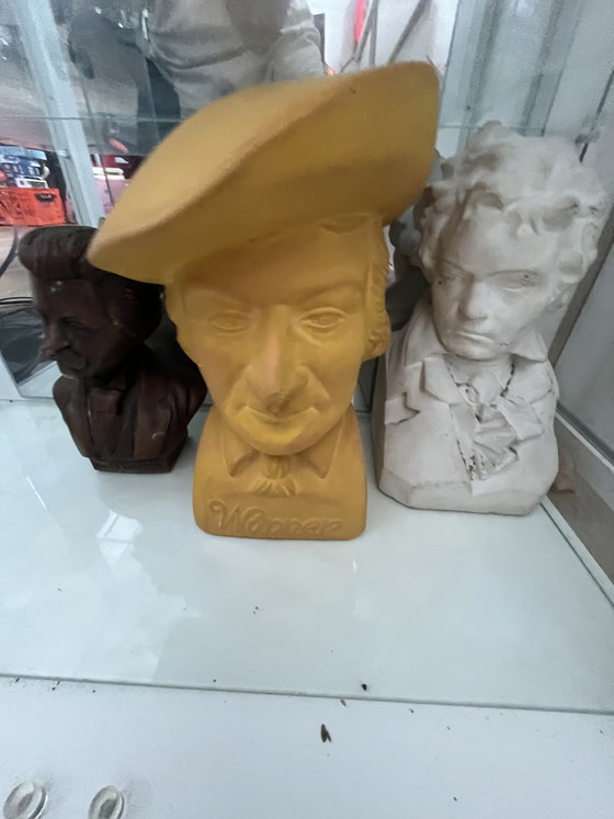 Image 1 of Busti delle guardie