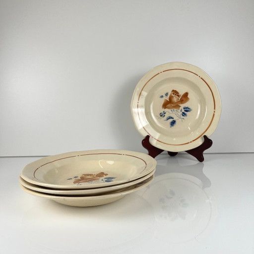 Set di 4 piatti fondi Sarreguemines con decorazione floreale, prima metà del XX secolo. – servies, Ceramic