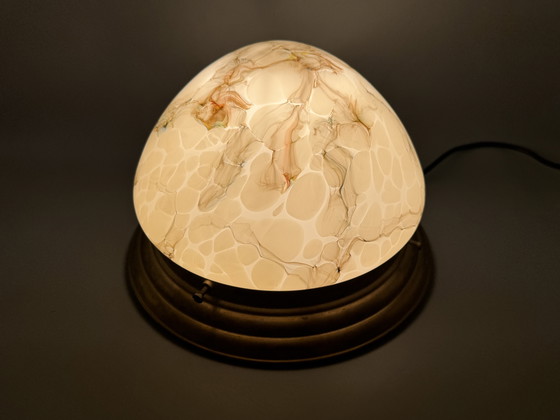 Image 1 of Vintage gemarmerde plafondlamp – elegantie in glas en messing