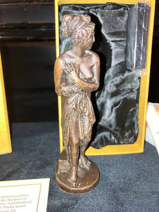 Image 1 of 18 figurillas de bronce, obras maestras de la escultura.