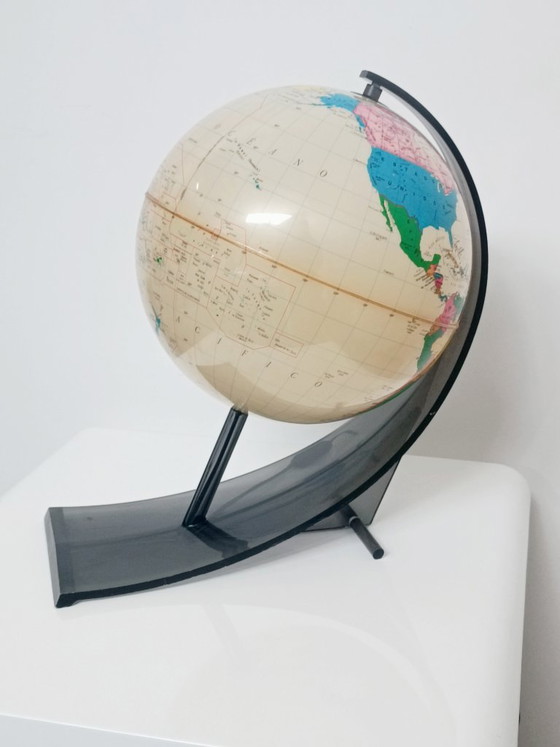 Beleuchteter Globus aus Plexiglas von Nova Rico Florenz 1969 – Tischlampen (photo 4 of 14)