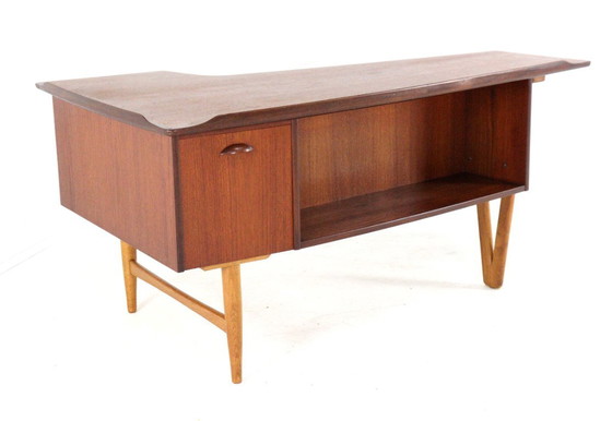 Image 1 of Peter Løvig Nielsen voor Hedensted Møbelfabrik boomerang bureau vintage 