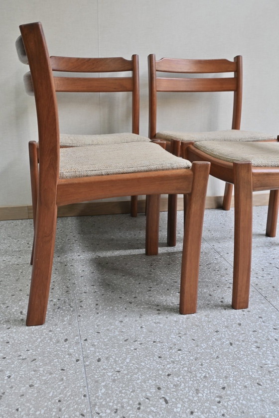 Image 1 of 4 sedie da pranzo design danese Dyrlund in teak massello