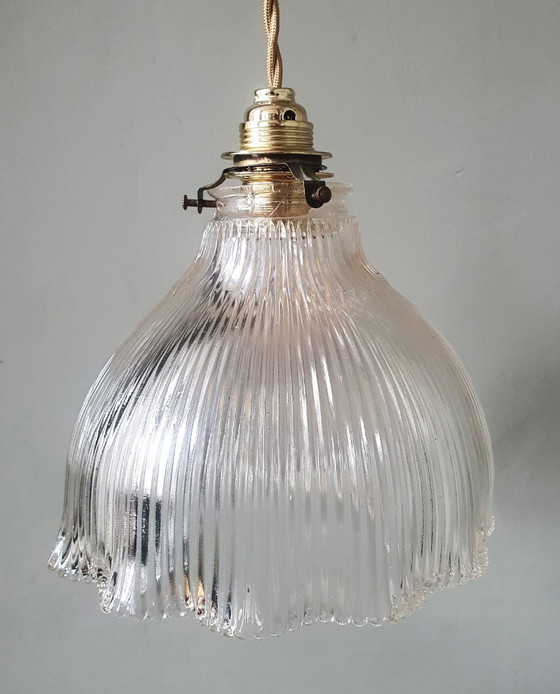 Image 1 of Lámpara colgante Holophane antigua, estilo Art Déco, de cristal fundido.