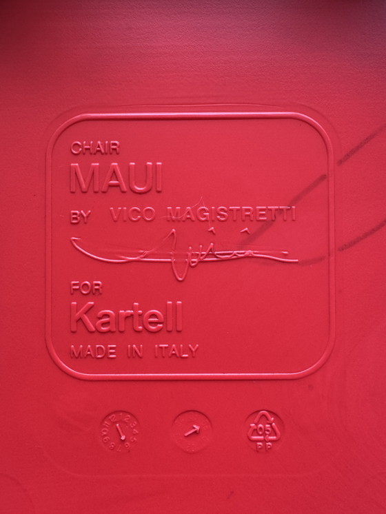 Image 1 of Paire de chaises "Maui" rouges Chaises par Vico Magistretti pour Kartell - Italian Design