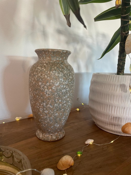 Gespreckelte Keramikvase