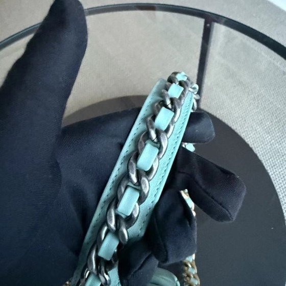 Image 1 of Chanel Small 19 Tas C19 Gewatteerd geitenleer Tiffany Blue Tweekleurig Gouden Hardware Serie 29