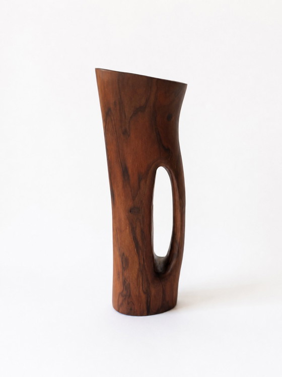 Image 1 of Sculpturale olijfhouten kan/vaas uit het midden van de 20e eeuw – Alexandre Noll-stijl (jaren 1950/1960)