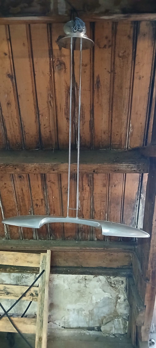 Moderne silberfarbene Pendelleuchte aus Metall