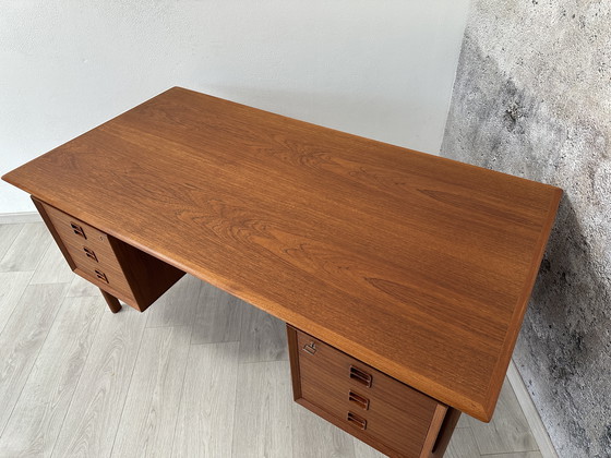 Image 1 of Bureau danois en teck by Arne Vodder, années 1960
