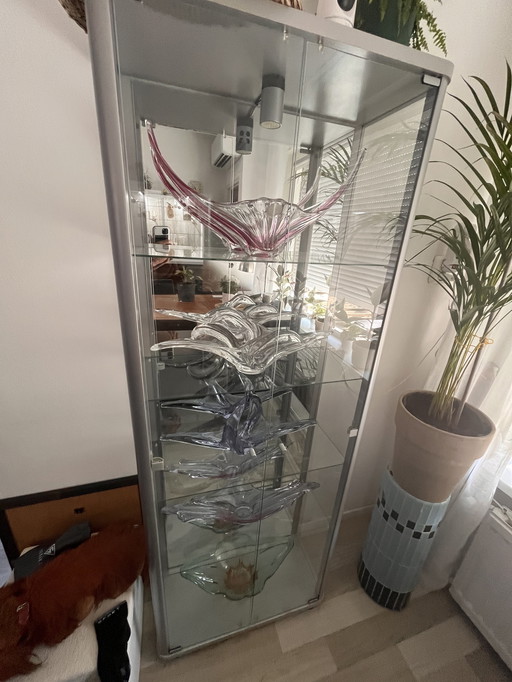 Vitrinekast met 5 muranoschalen