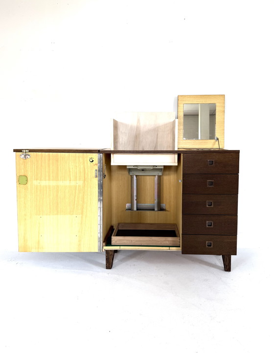 Image 1 of Meuble bar vintage en chêne des années 70