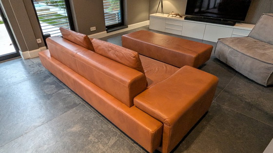 Image 1 of Sofá de cuero coñac de 4 plazas con otomana