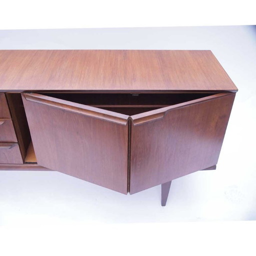 Aparador escandinavo vintage con puertas de mariposa