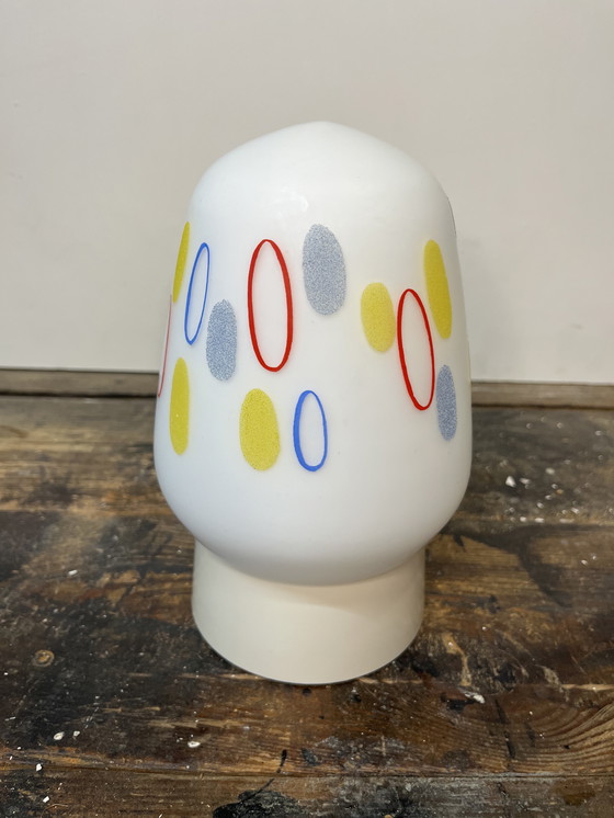 Image 1 of Lampada da soffitto vintage in vetro opalino della metà del secolo scorso