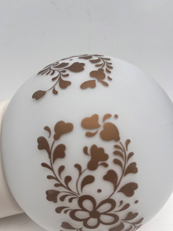 Image 1 of Vintage witte bollamp met goud bruin patroon bloemen
