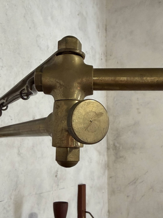 Image 1 of Vintage messing wandlamp met scharnierende arm, Scandinavische stijl