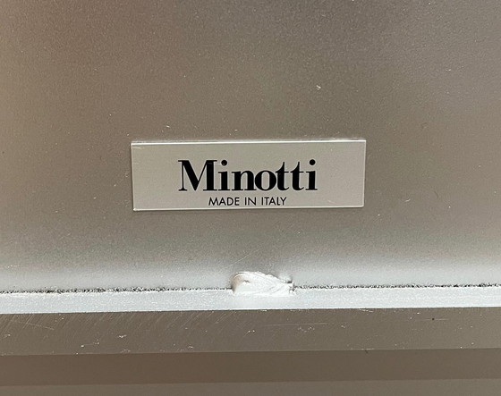 Image 1 of NIEUWSTAAT Minotti Leger Bijzettafel