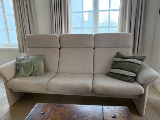 2 Erpo three-seater sofas