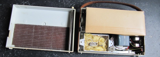 Radio portable Braun T 23 Dieter Rahms – Braun T23, Objets déco, Plastic, Leather (photo 16 of 19)