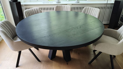 Tavolo da pranzo in legno nero
