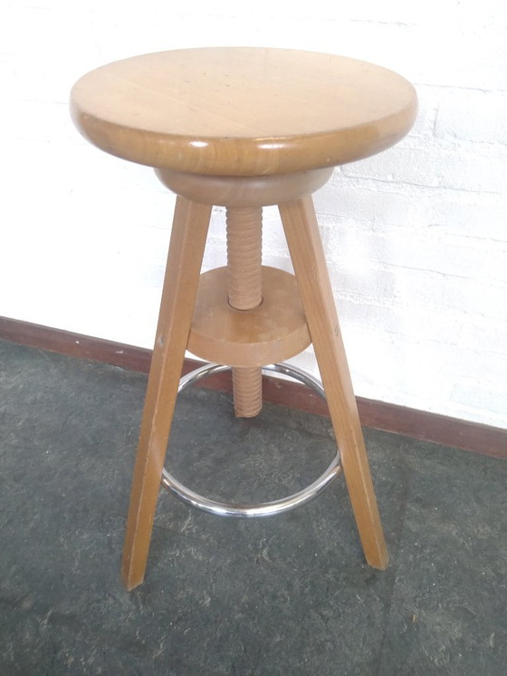 Image 1 of Sgabello da studio regolabile in legno