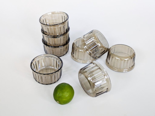 Set of 8 Arcuisine soufflé ramekins, smoked iridescent glass, France 1970s – keukenaccessoires (photo 2 of 13)
