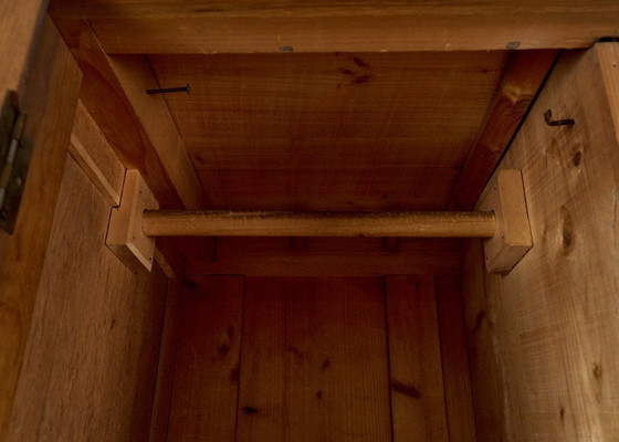 Image 1 of Armoire en bois vintage, années 1930, Tchécoslovaquie