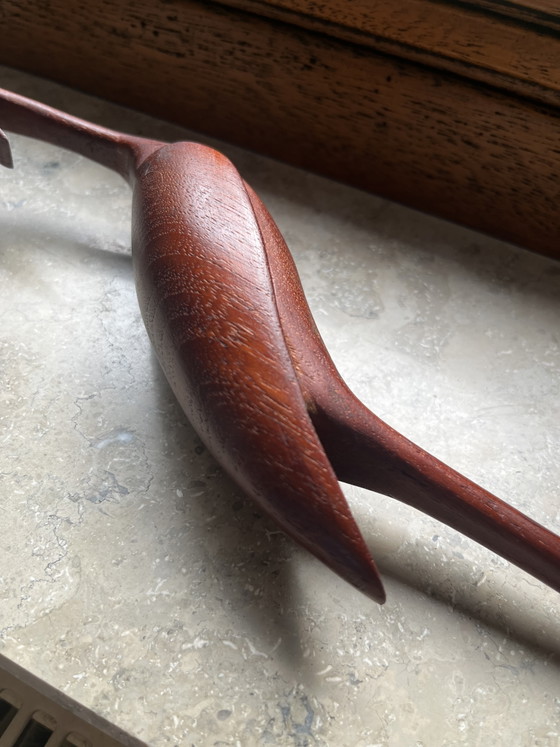 Image 1 of Deens design uit het midden van de 20e eeuw – Teakhouten kraanvogels, sculpturen van 72 en 46 cm