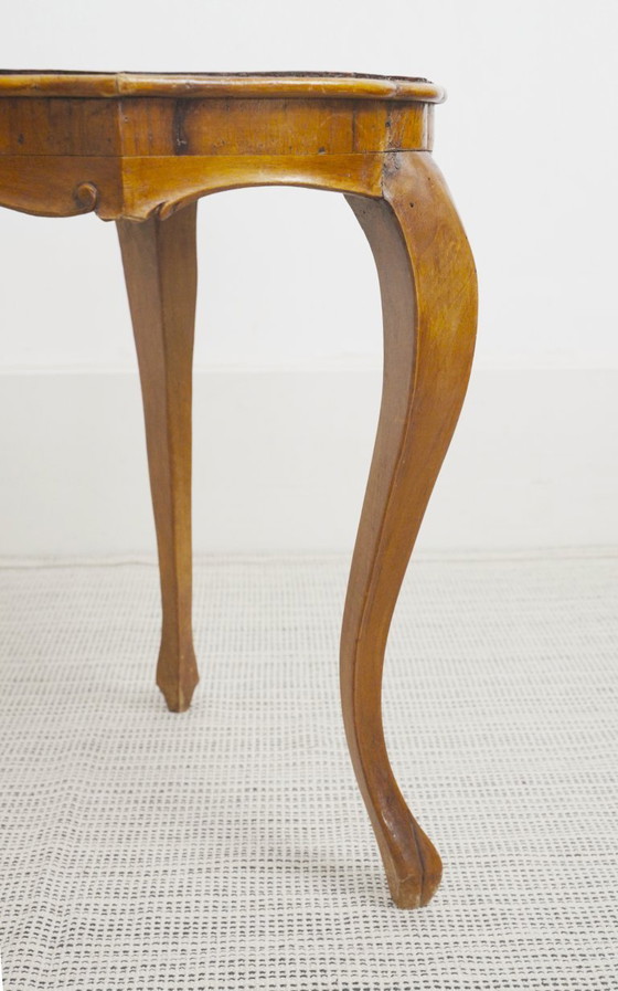 Antieke Italiaanse barokke Guéridon bijzettafel van walnoothout, lampentafel in Louis XV-stijl met – Wood (photo 16 of 20)