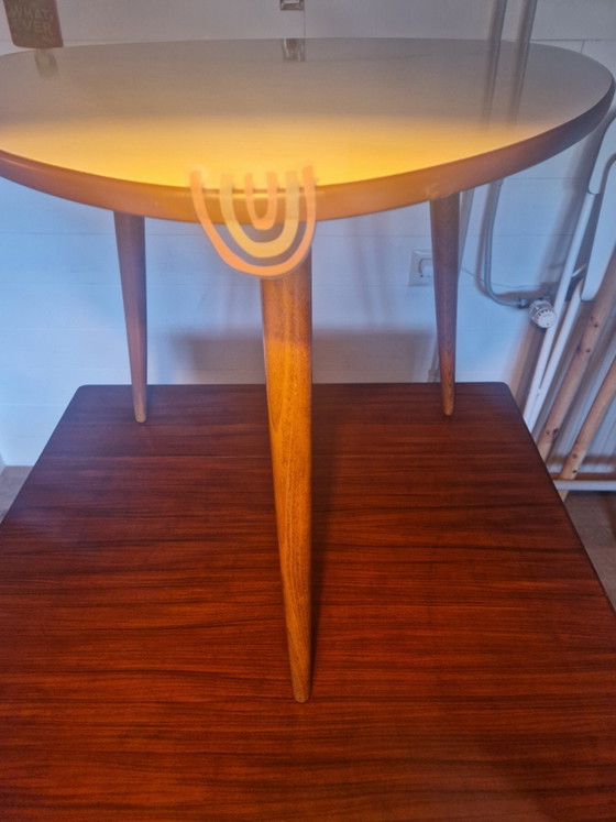 Table basse ou d'appoint trépied style années 50. – Opal Kleinmöbel, Tables basses, Wood, Other (photo 4 of 9)