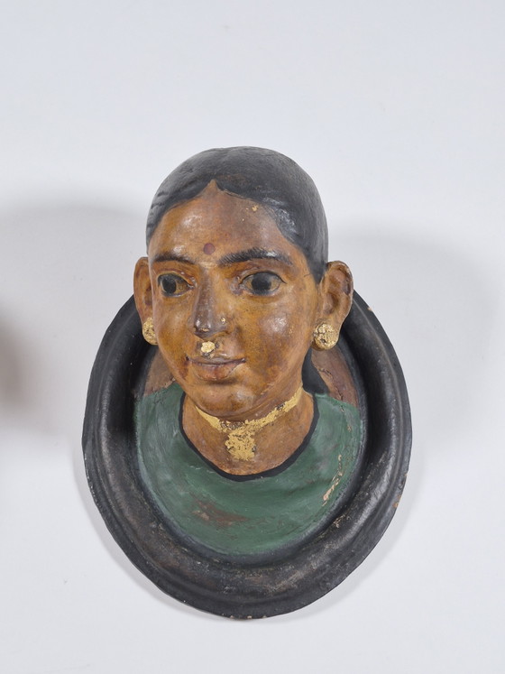 Pair of antique terracotta polychrome portrait busts from Rajasthan – Sculpture, Ceramic, Wood (photo 6 of 15)