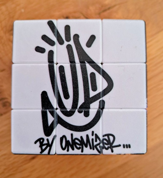 Onemizer - Rubik's Cub - Objet design d'artiste – Sculptures (photo 12 of 19)
