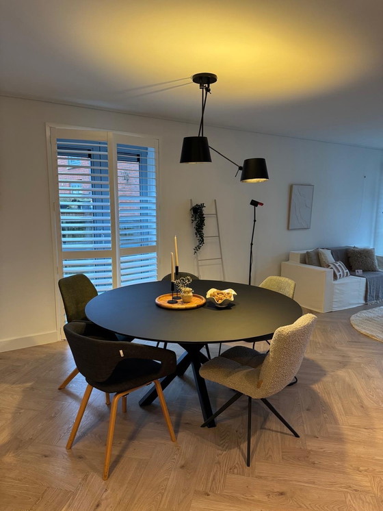 Image 1 of Eettafel rond 159cm met Fenix Arpa HPL en stalen X-poot