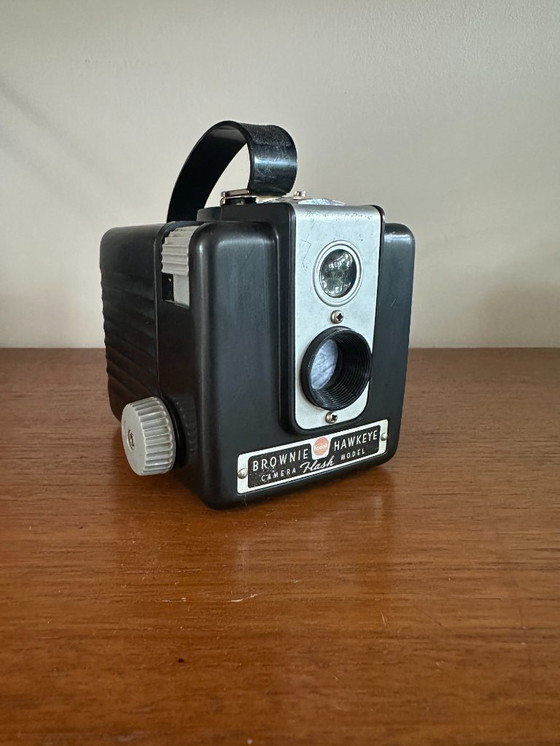 Image 1 of Dos Kodak Brownies originales: auténticos íconos del diseño de los años 50 en excelentes condiciones.