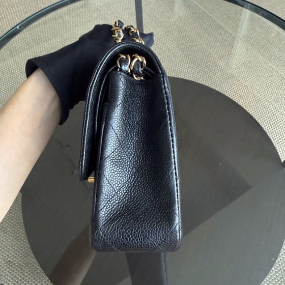 Image 1 of Borsa Chanel Classic Flap Medium - Caviar 25CM trapuntata nera con finiture dorate
